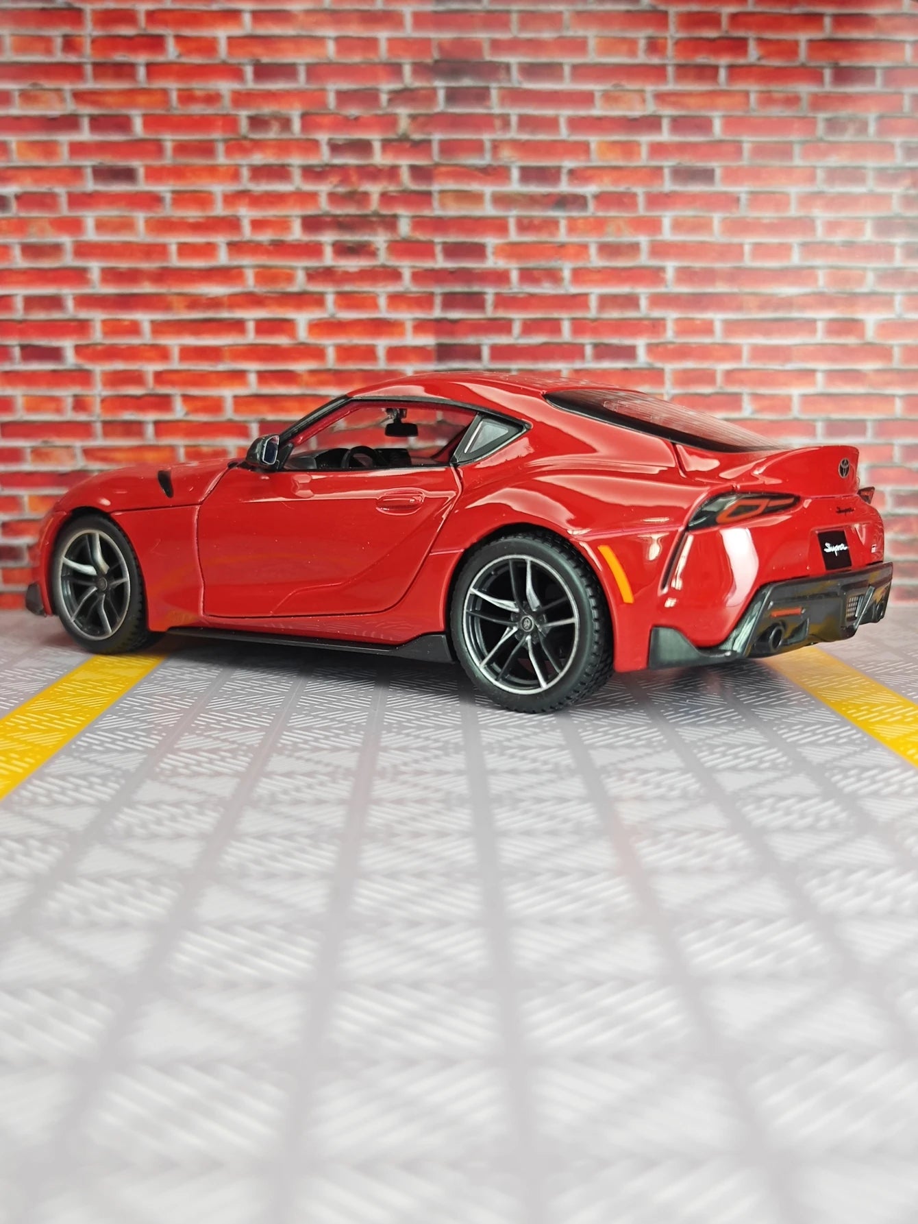 Toyota GR Supra 1:24