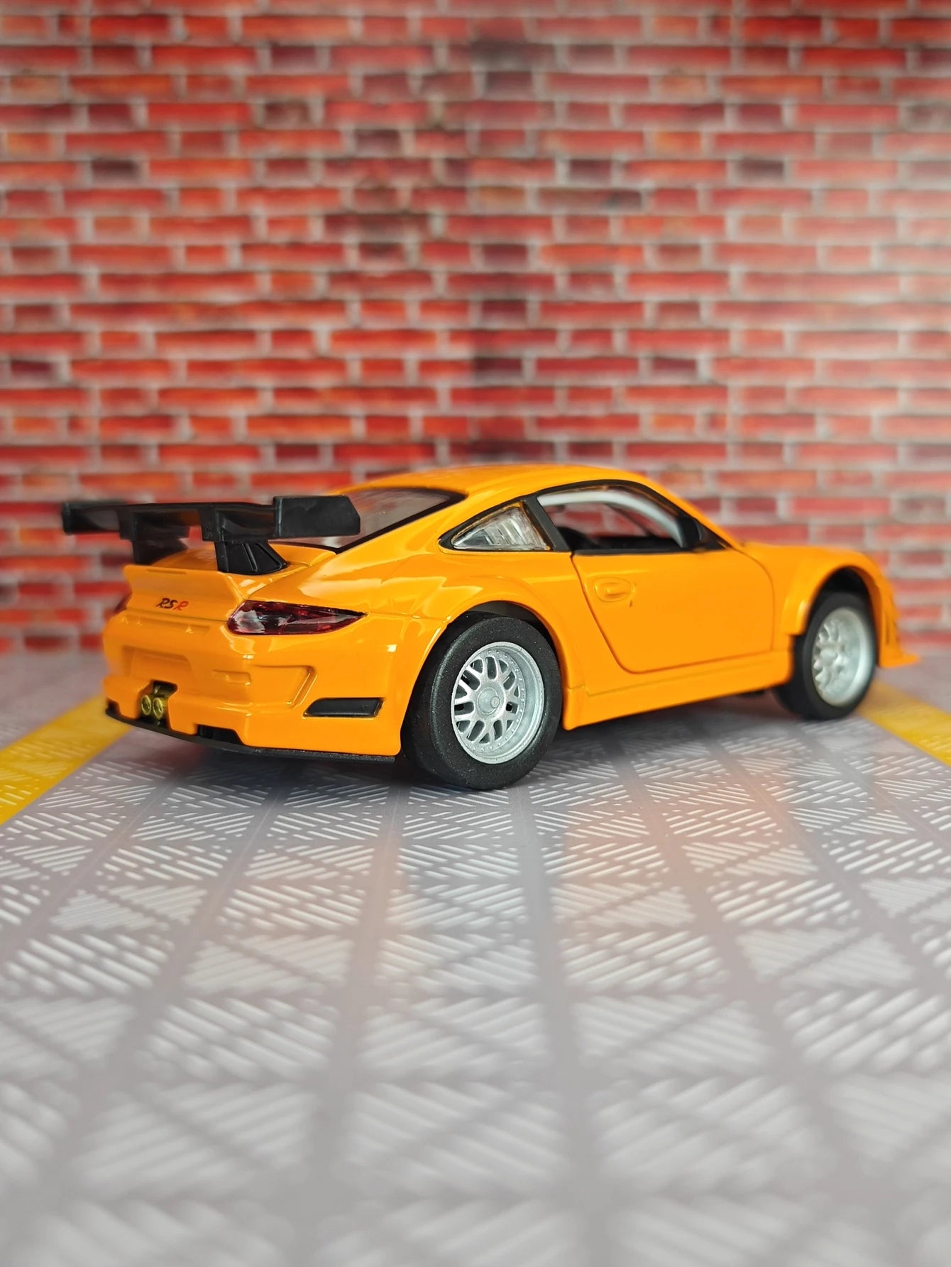 Porsche 911 GT3 1:32