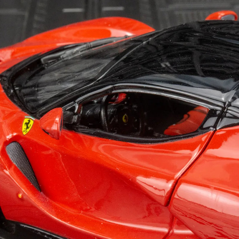 Ferrari Laferrari 1:24 Bburago