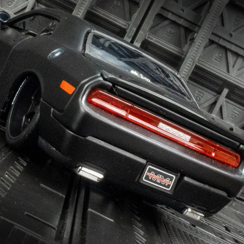 Dodge Challenger 1:24