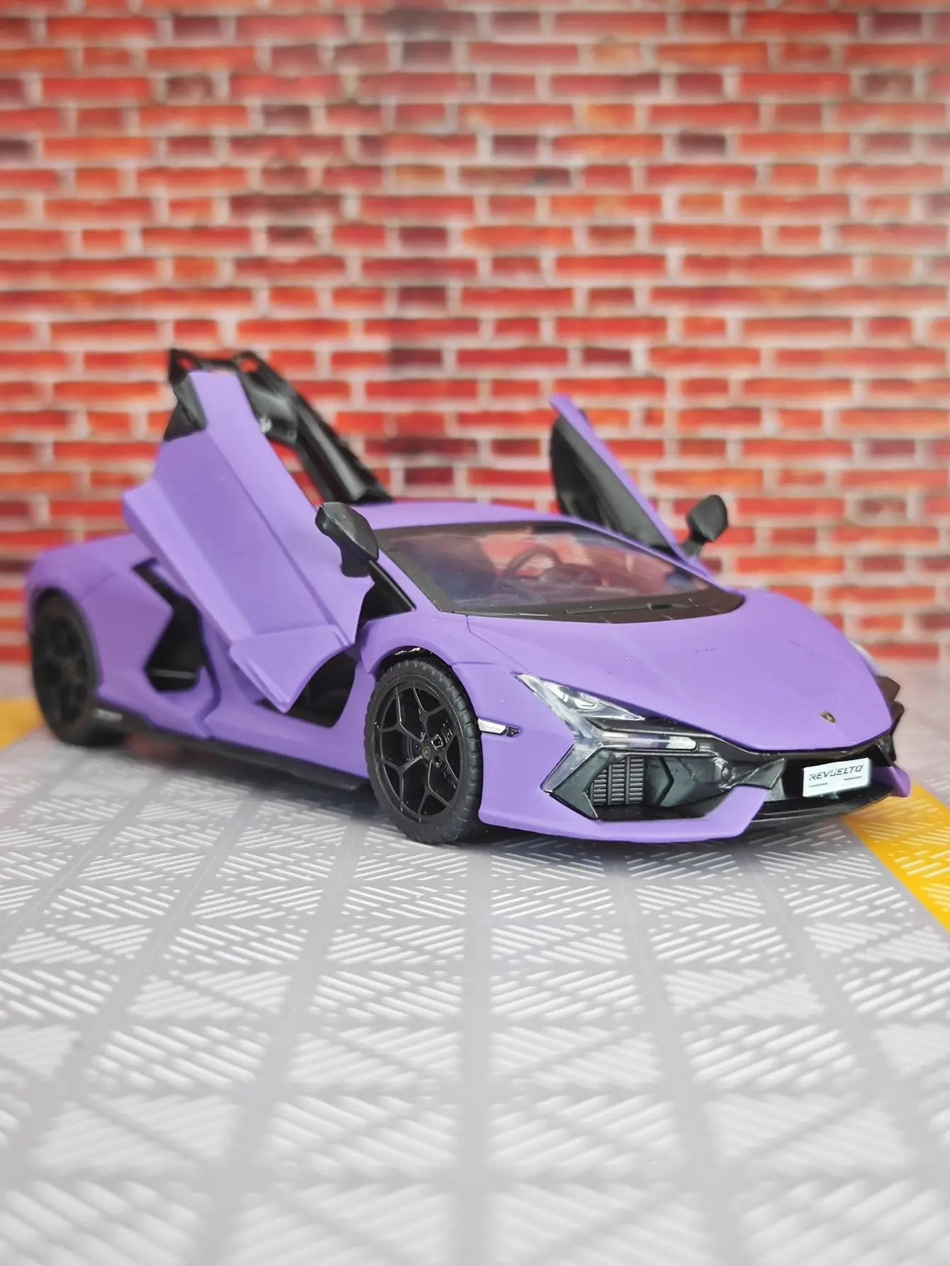 Lamborghini Revuelto 1:32