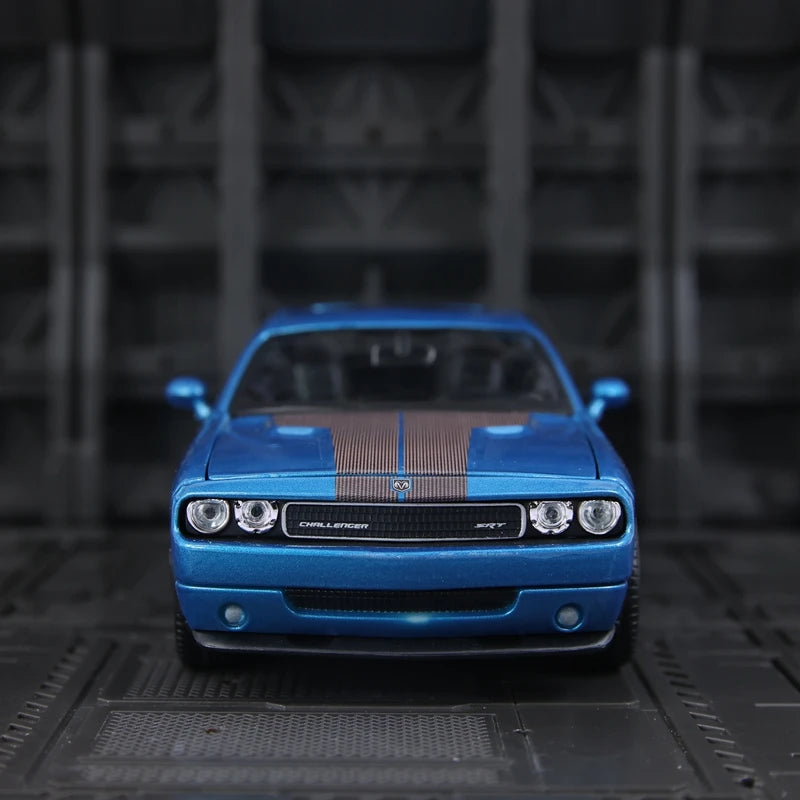 Dodge Challenger SRT8 1:24