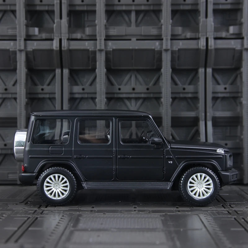 Mercedes Benz G500 1:25