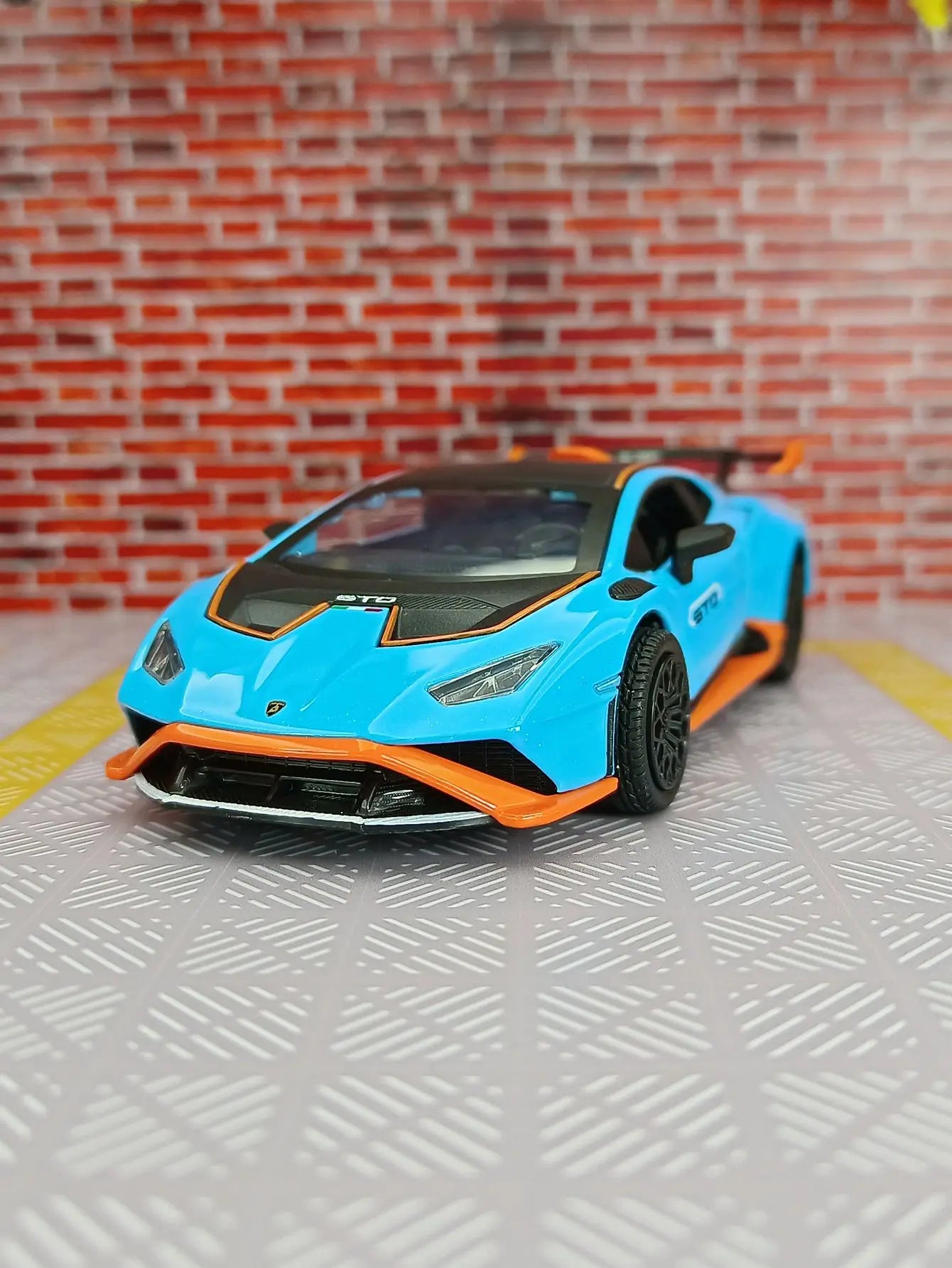 Lamborghini STO 1:32