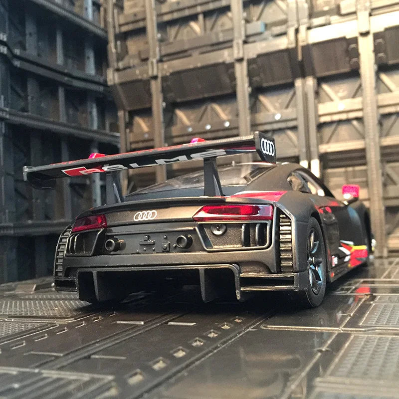 Audi R8 LMS 1:24
