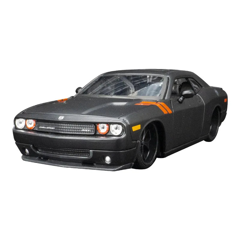 Dodge Challenger 1:24