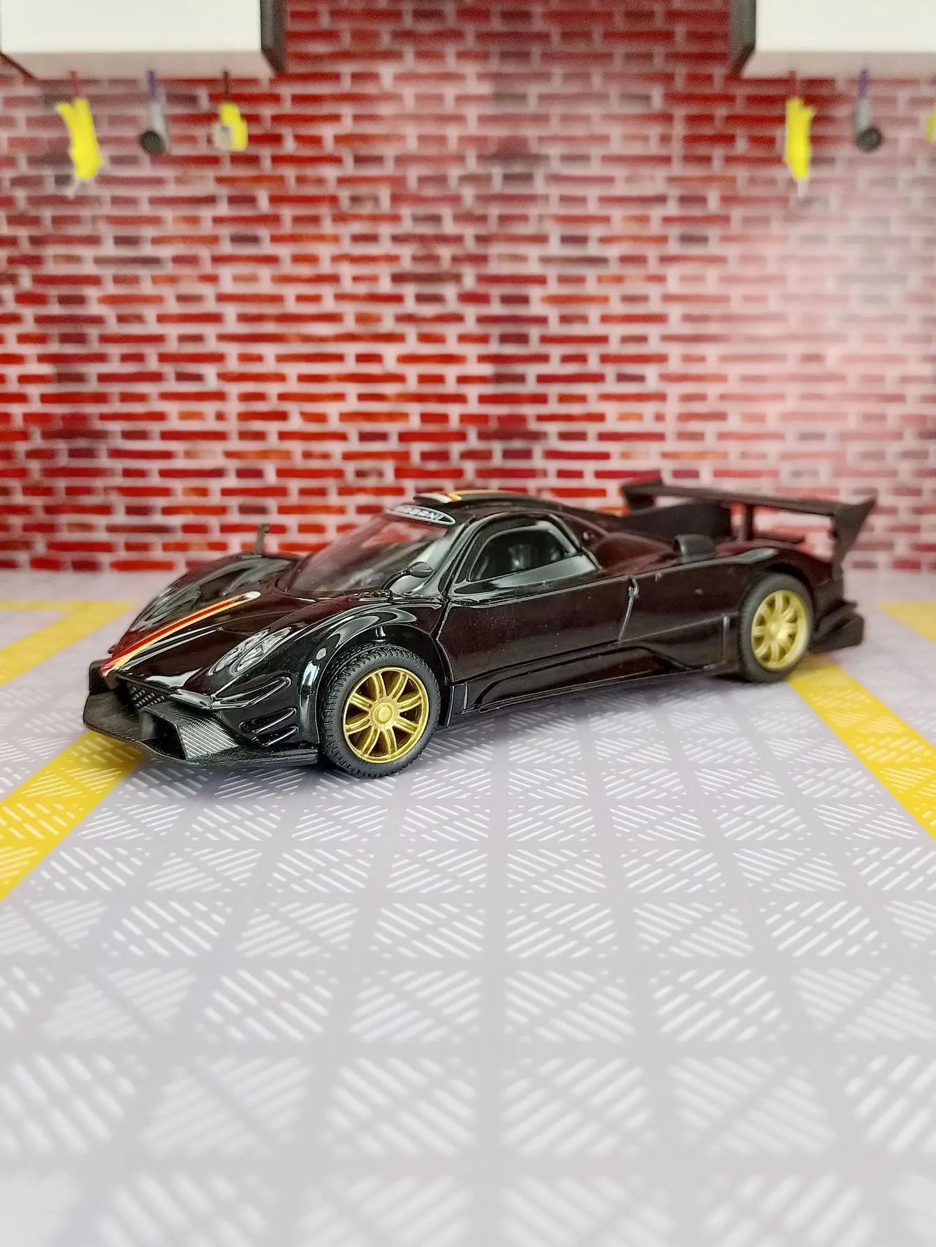 Pagani Zonda 1:31