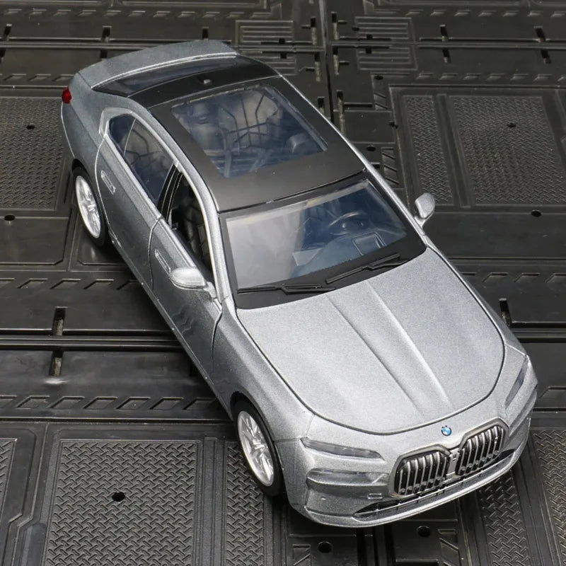 BMW I7 1:32