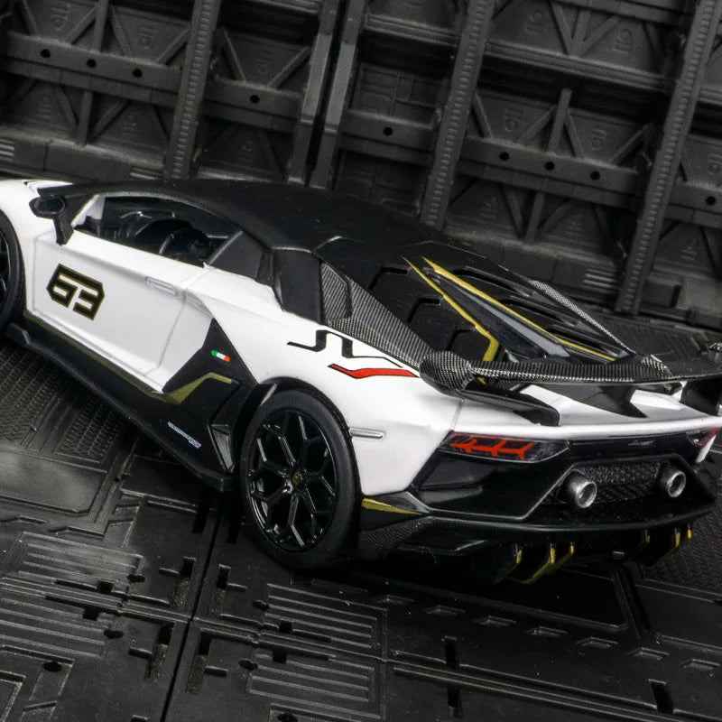 Lamborghini Aventado SVJ 1:24