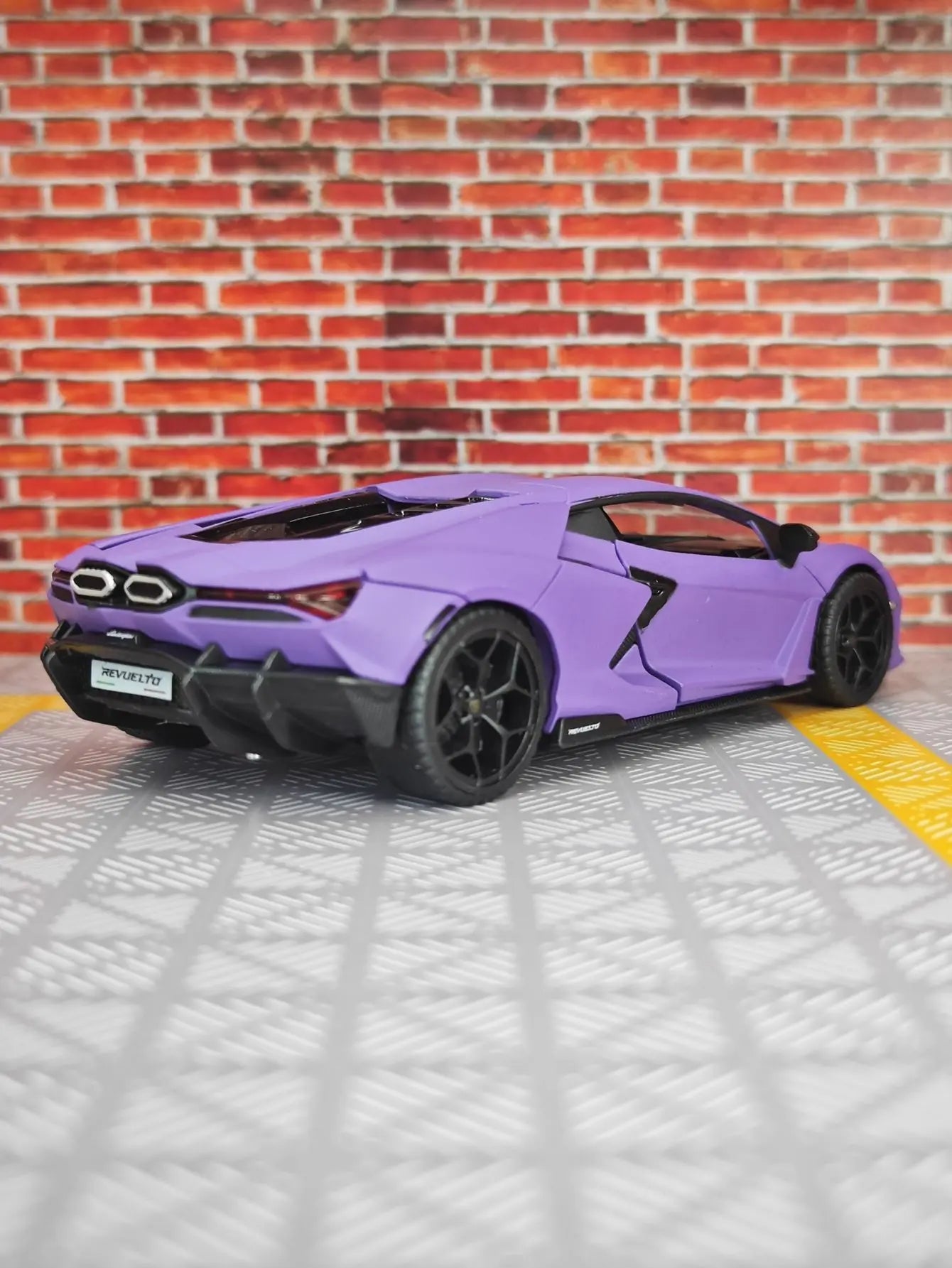 Lamborghini Revuelto 1:32