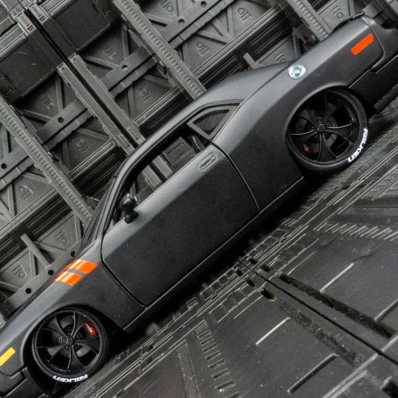 Dodge Challenger 1:24
