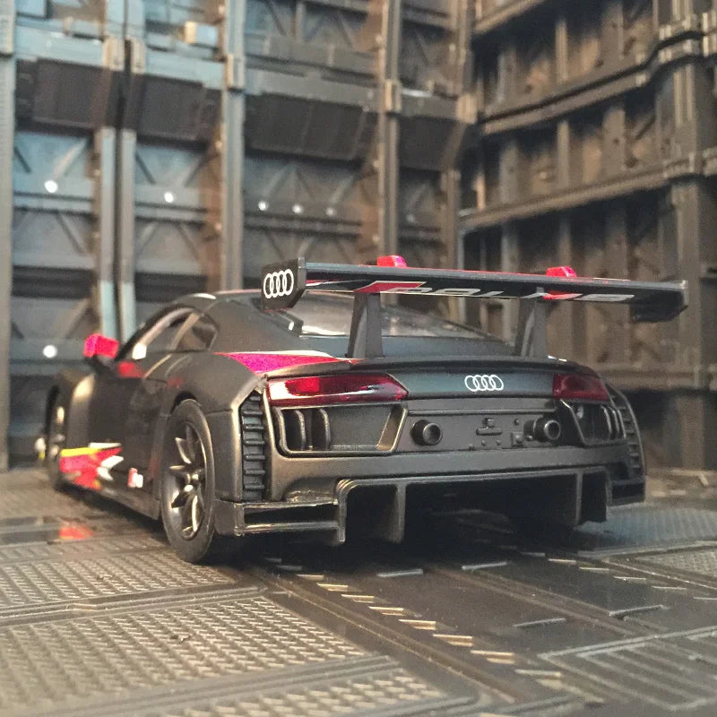 Audi R8 LMS 1:24