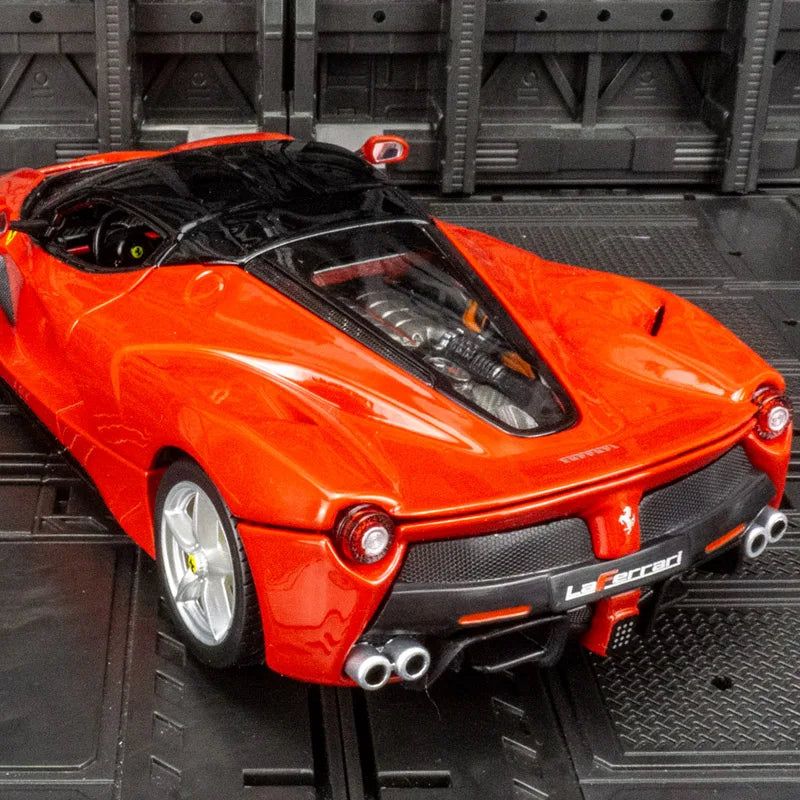 Ferrari Laferrari 1:24 Bburago